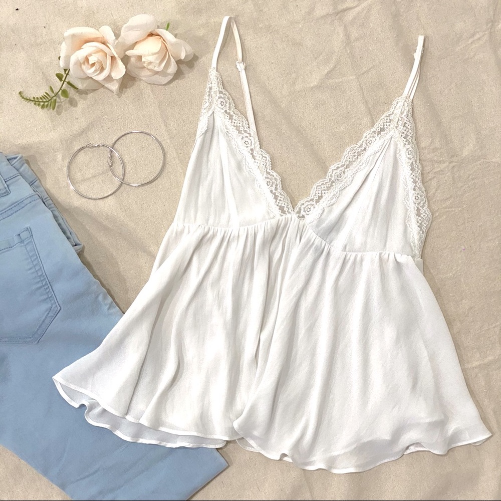 WHITE DAINTY LACE TANK TOP
